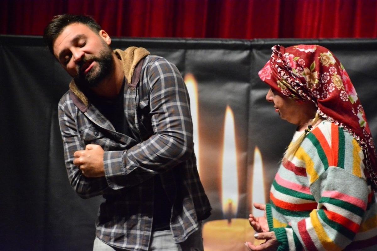 Torbalı&rsquo;da uyuşturucunun zararları tiyatroyla anlatıldı