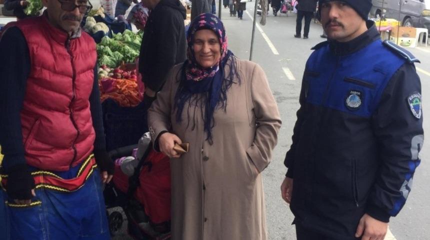 Zabıta kayıp c&uuml;zdanı sahibine teslim etti