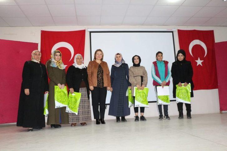 Siirtli kadın çiftçilere sertifikaları verildi G2