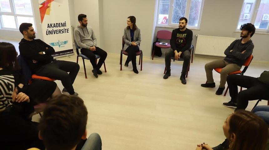 Akademi &Uuml;niversite&rsquo;de Psikodrama at&ouml;lyesi