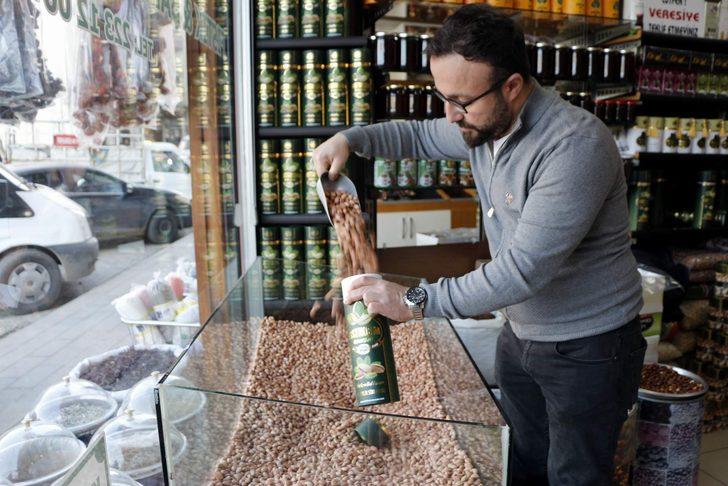 Fıstık fiyatları altınla yarışıyor! Kilogramı iç piyasada 100, dış piyasada ise 180 lira G3