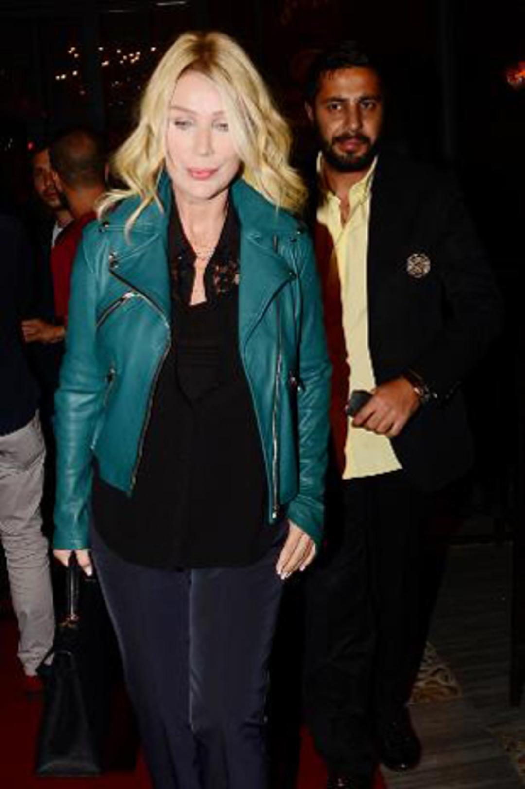 Seda Sayan artık y&uuml;z&uuml;k takıyor