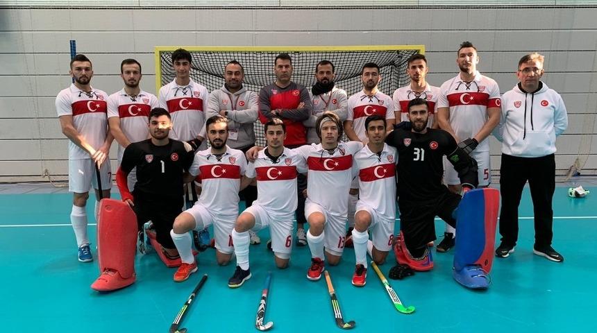 Erkek Salon Hokeyi Milli Takımı Avrupa Şampiyonasına iyi başladı