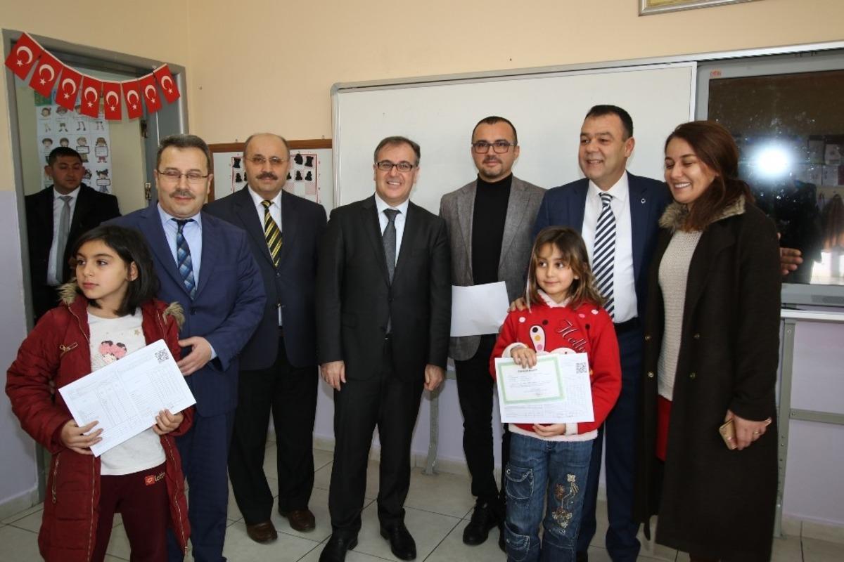 Hacılar&rsquo;da karne heyecanı