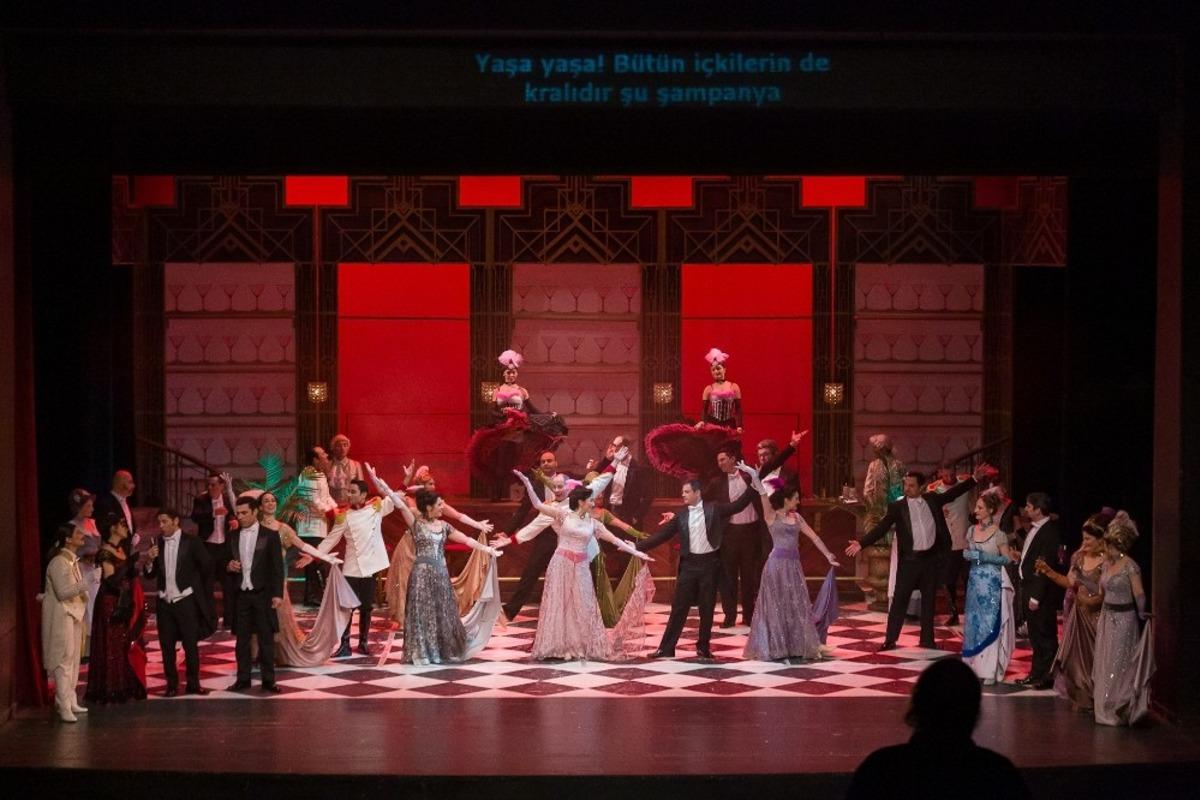 &ldquo;Yarasa Opereti&rdquo; b&uuml;y&uuml;k beğeni topladı