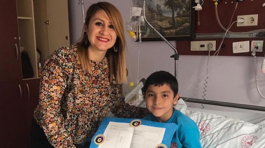 Karnesini hastanede aldı