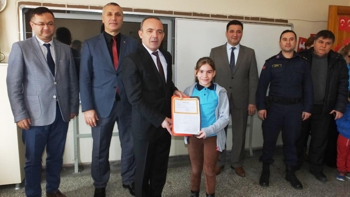 Burhaniye&rsquo;de 10 bin &ouml;ğrenci karne sevinci yaşadı