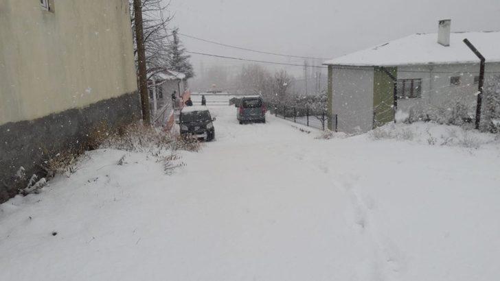 Kar yağışı Gürün’ü beyaza bürüdü G2