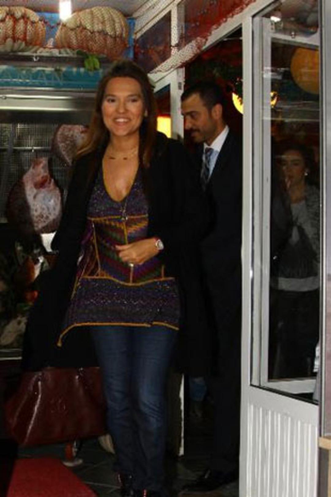 Demet Akalın: Ben Kiloma bakıyorum