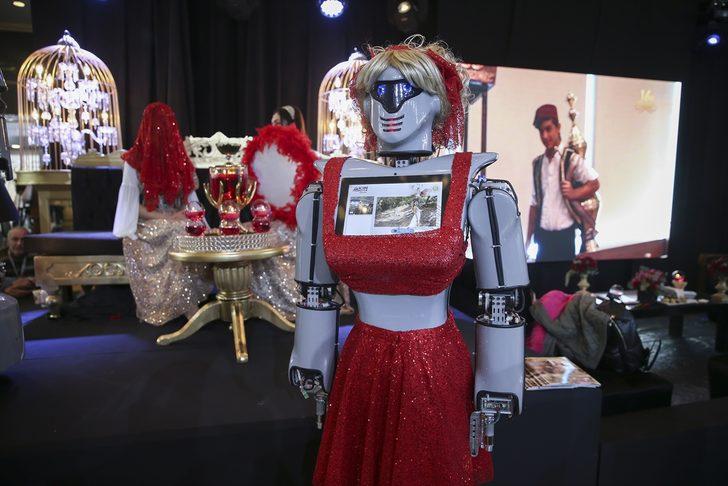 İstanbul'daki evlilik fuarında 'kınacı robotlar' şov yaptı! G1
