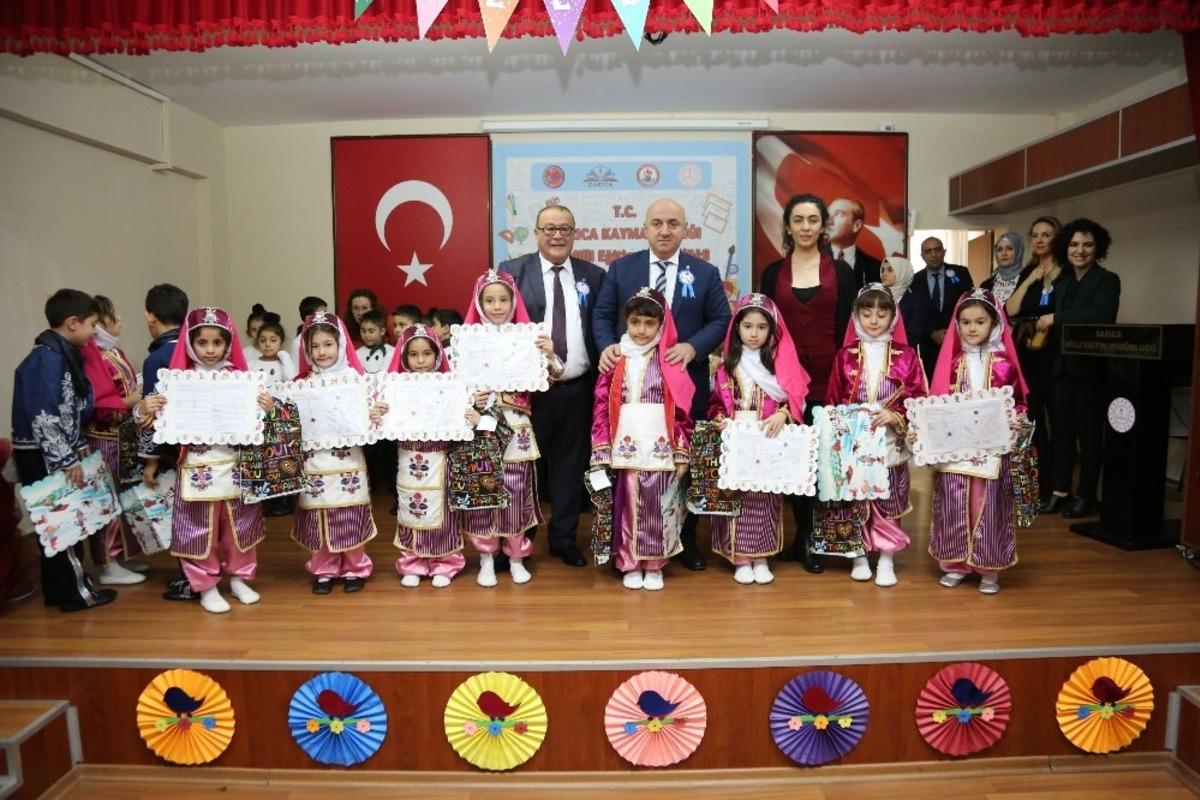 Başkan Bıyık Darıcalı &ouml;ğrencilerin karnelerini dağıttı