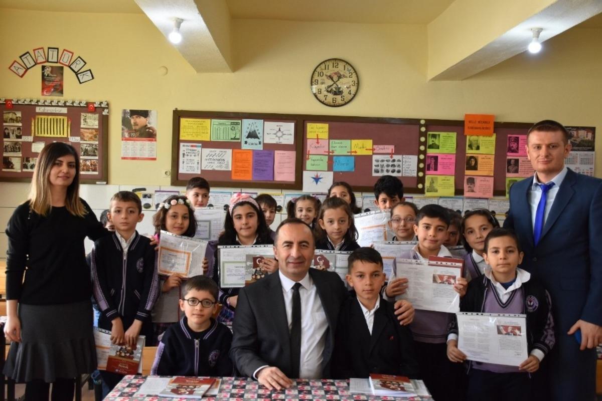 Başkan Ali S&uuml;l&uuml;k &ouml;ğrencilerin karne heyecanına ortak oldu