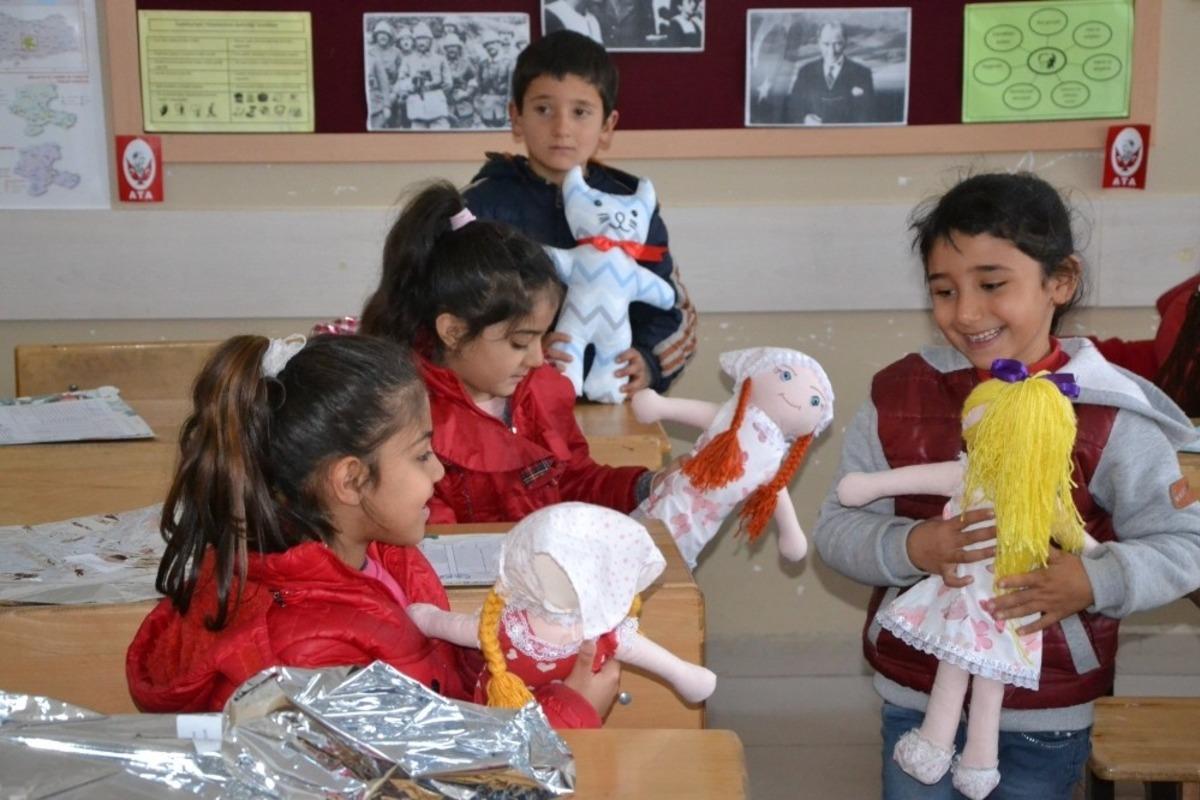 Battalgazi&rsquo;de Engelsiz Yaşam Merkezi&rsquo;nden karne hediyesi