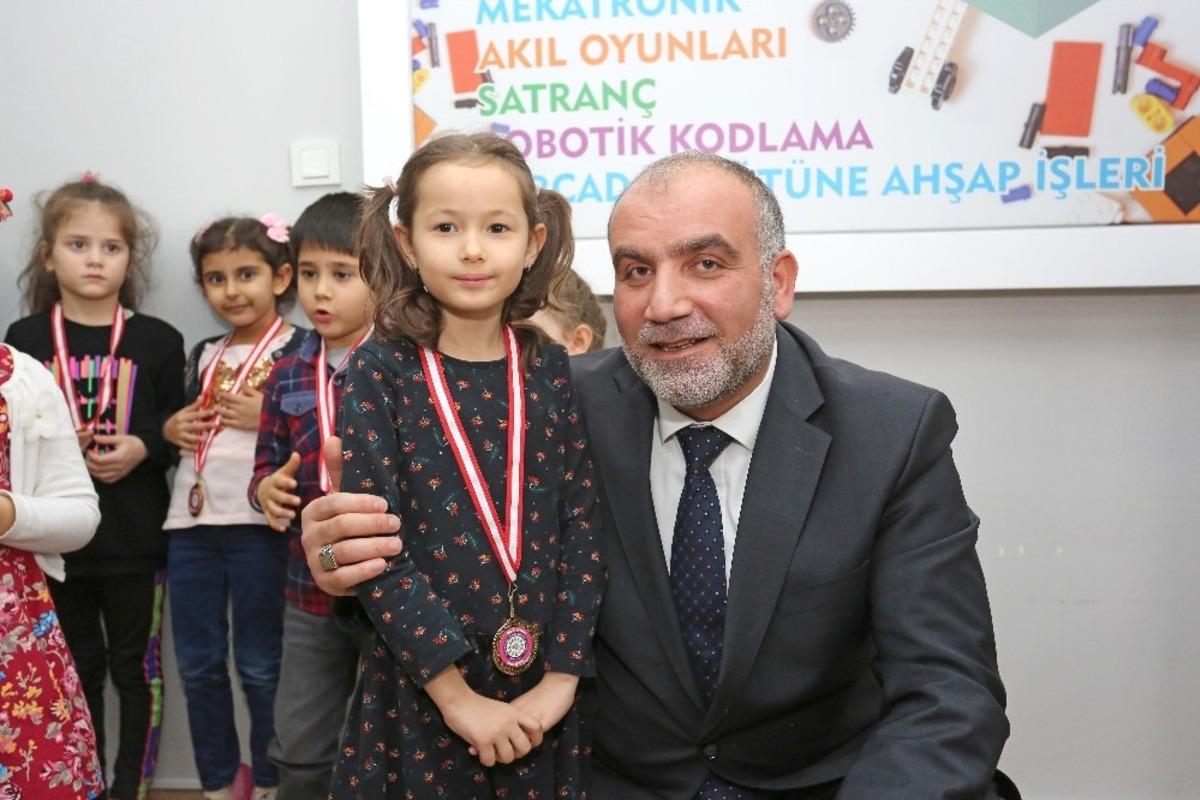 Canik&rsquo;te &ouml;ğrencilerin karne sevinci