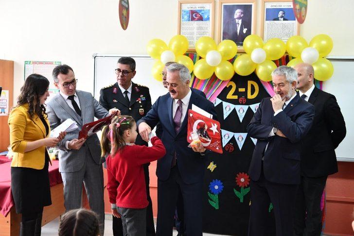 Isparta’da Vali’den öğrencilere, “Tatilde bol bol oyun oynayın” tavsiyesi G3