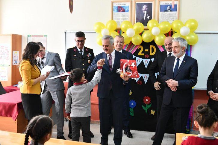 Isparta’da Vali’den öğrencilere, “Tatilde bol bol oyun oynayın” tavsiyesi G4