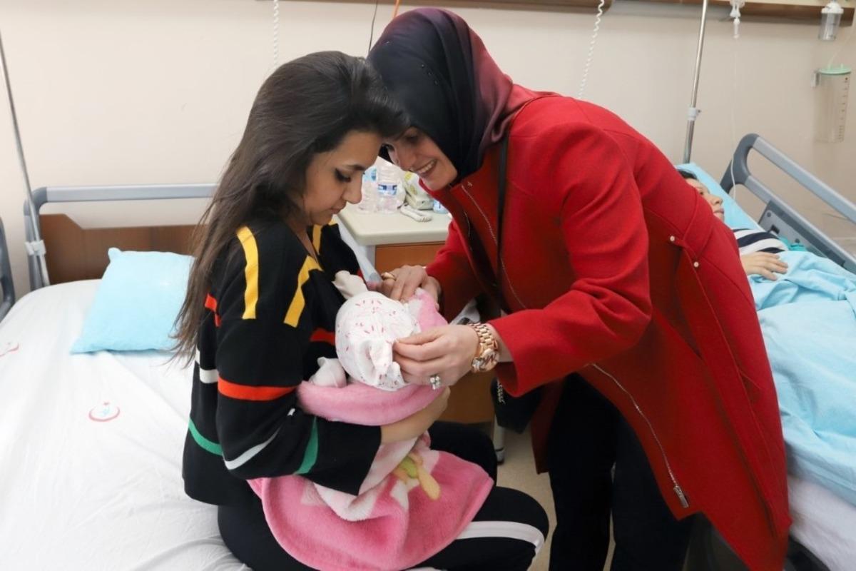 Melek Arı&rsquo;dan yeni doğan bebeklere hoş geldin hediyesi