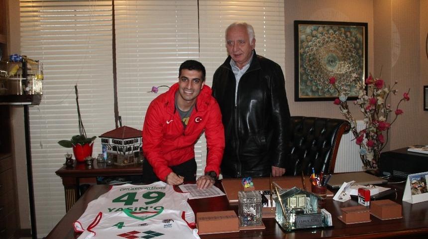 Taşdemir YOSK&rsquo;a imzayı attı