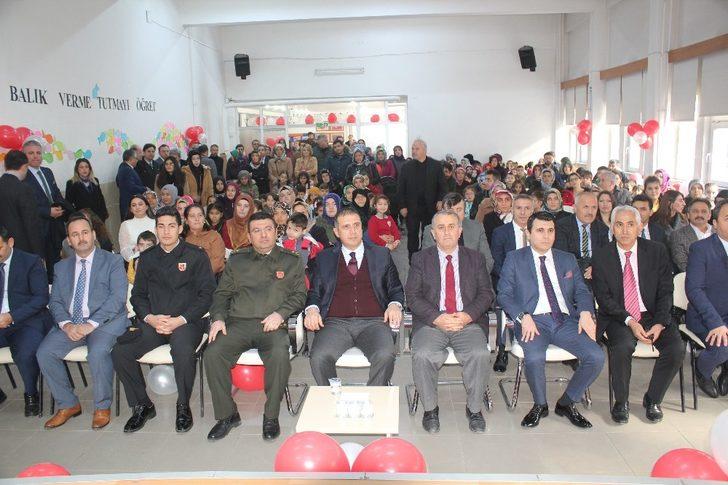 Karnelerini anneleriyle aldılar G1