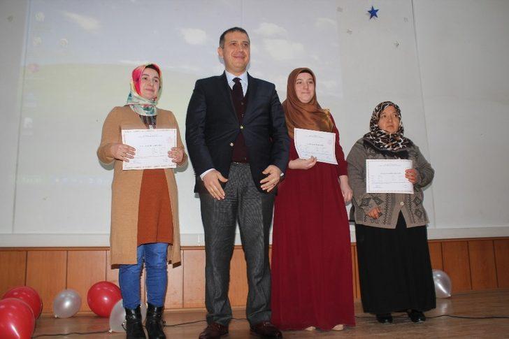 Karnelerini anneleriyle aldılar G2