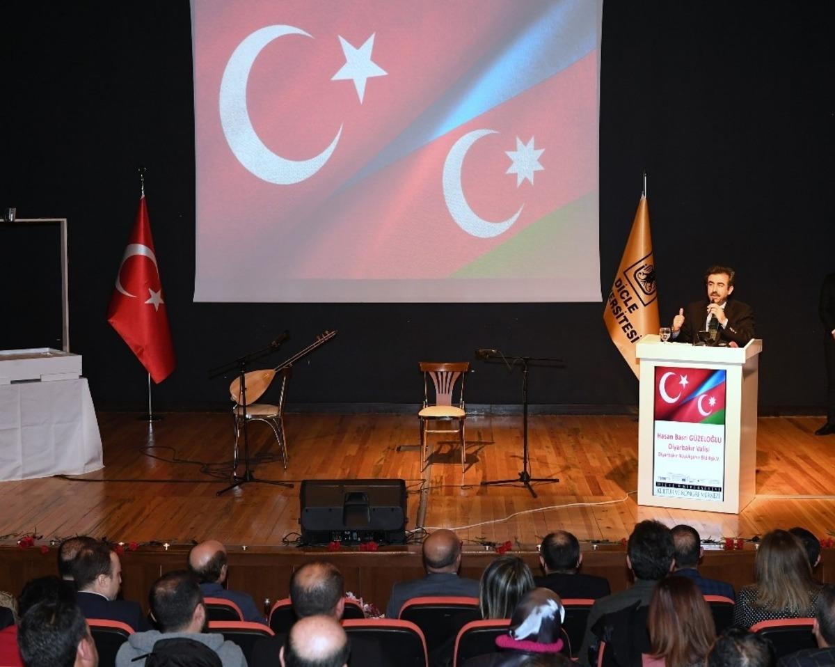 D&Uuml;&rsquo;de &rsquo;ağlayan karanfiller Azerbaycan&rsquo; programı