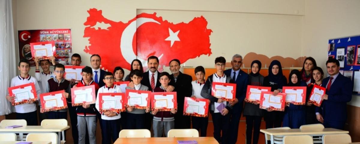 Vali Mustafa Masatlı, yarıyıl karne dağıtım t&ouml;renlerine katıldı