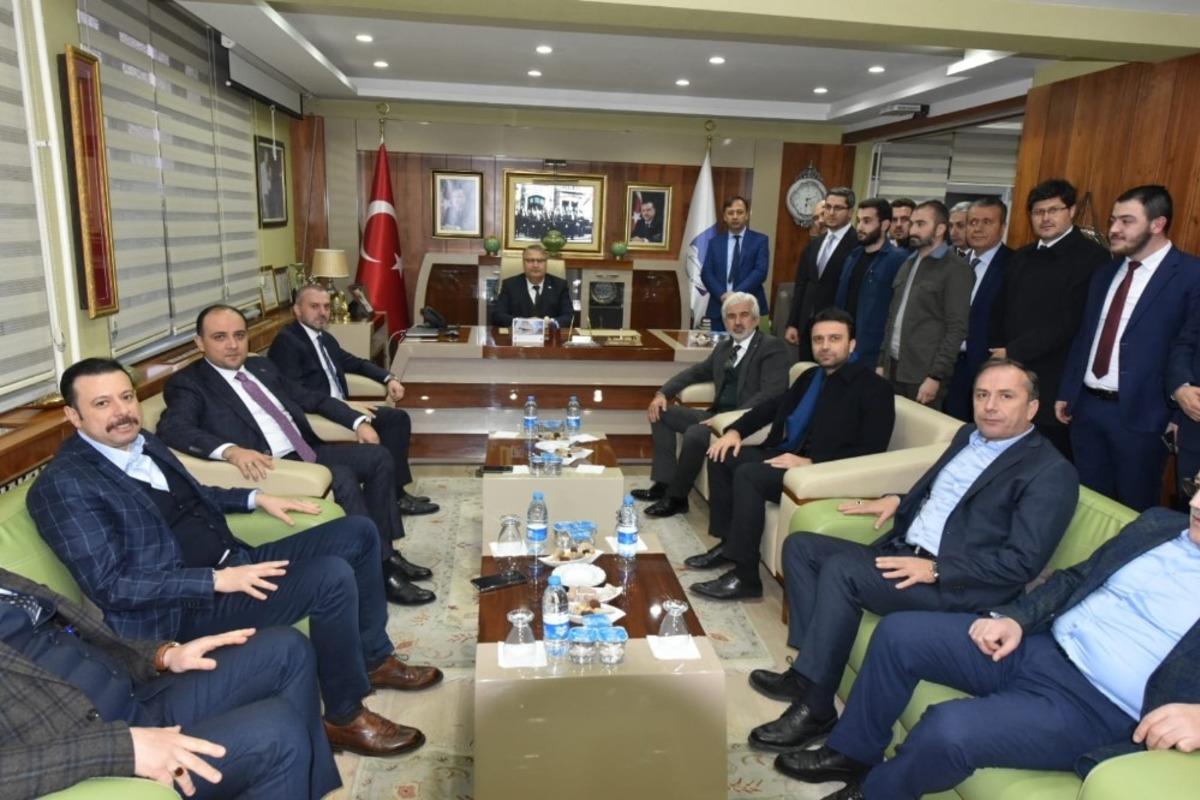 Kandemir, Başkan &Ccedil;er&ccedil;i ve ekibini kutladı