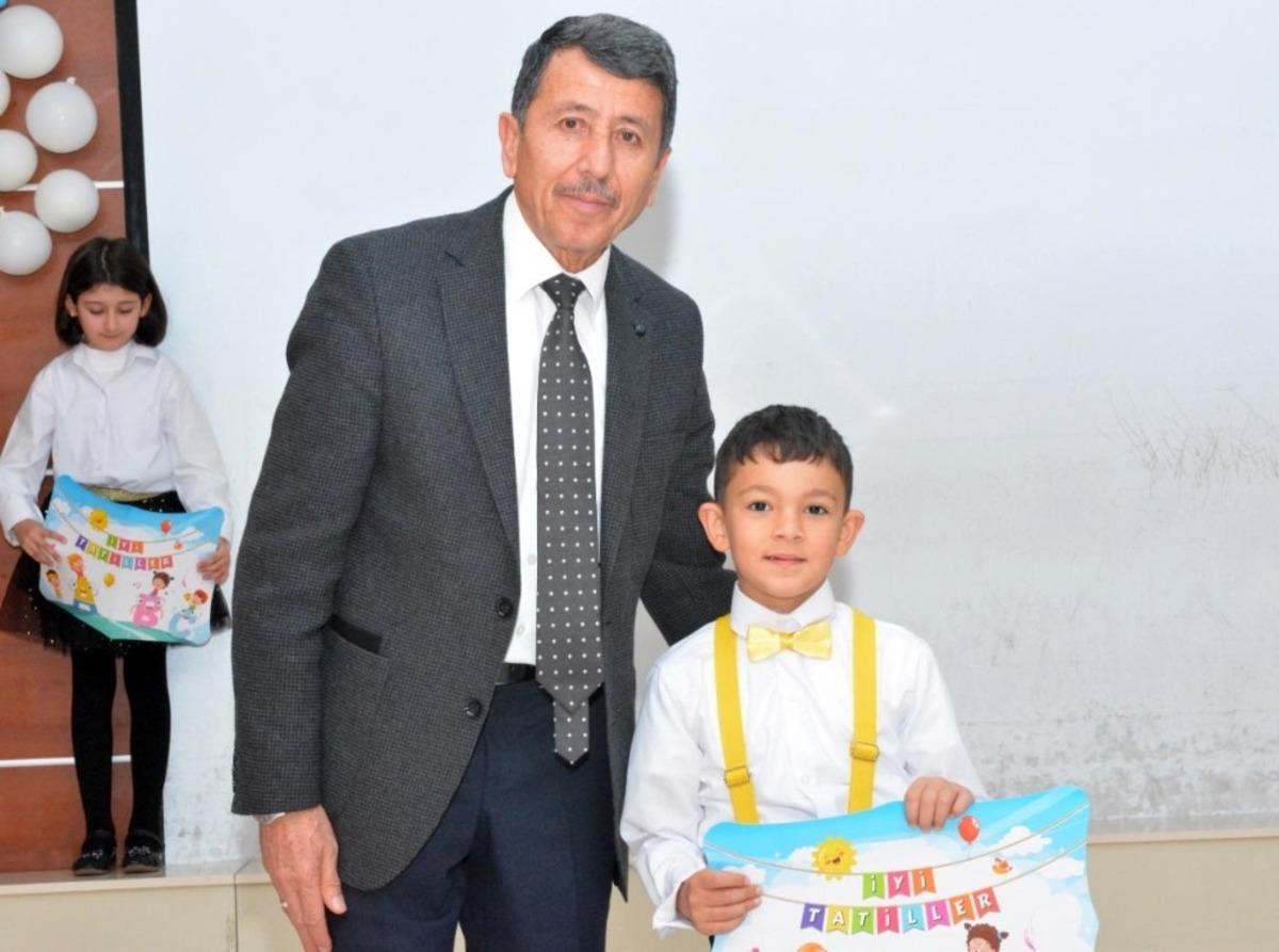 &Ccedil;&ouml;z&uuml;m Koleji &ouml;ğrencileri karne heyecanı yaşadı