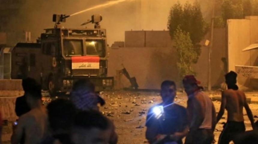 Bağdat’ta güvenlik güçleriyle protestocular arasında çatışma