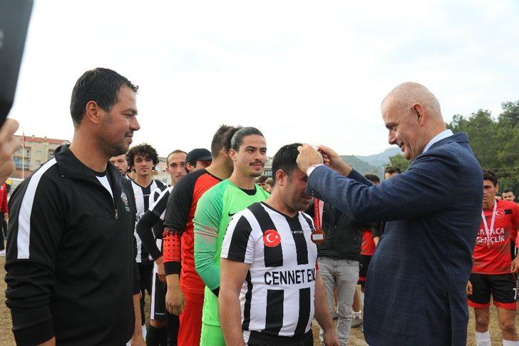 Marmaris Kaymakamlığı Muhtarlık Turnuvasında kupalar sahiplerini buldu G2