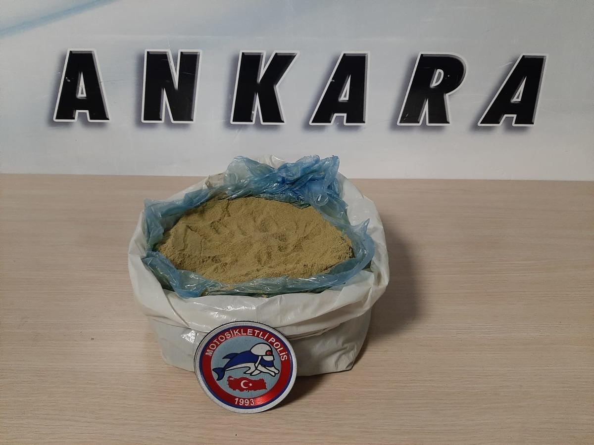 Ankara'daki 2 bin 200 gram uyuşturucu ve 45 tarihi eser ele ge&ccedil;irildi