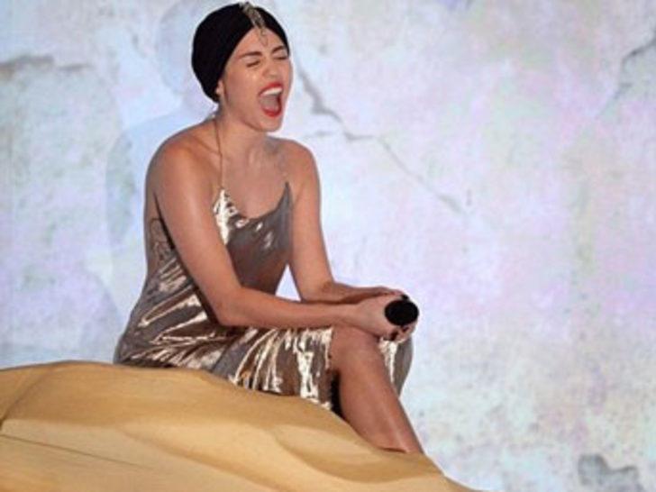 Miley Cyrus kapandı G3