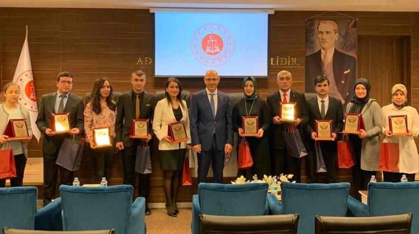 Gaziantep&rsquo;te başarılı idari yargı personeline plaket