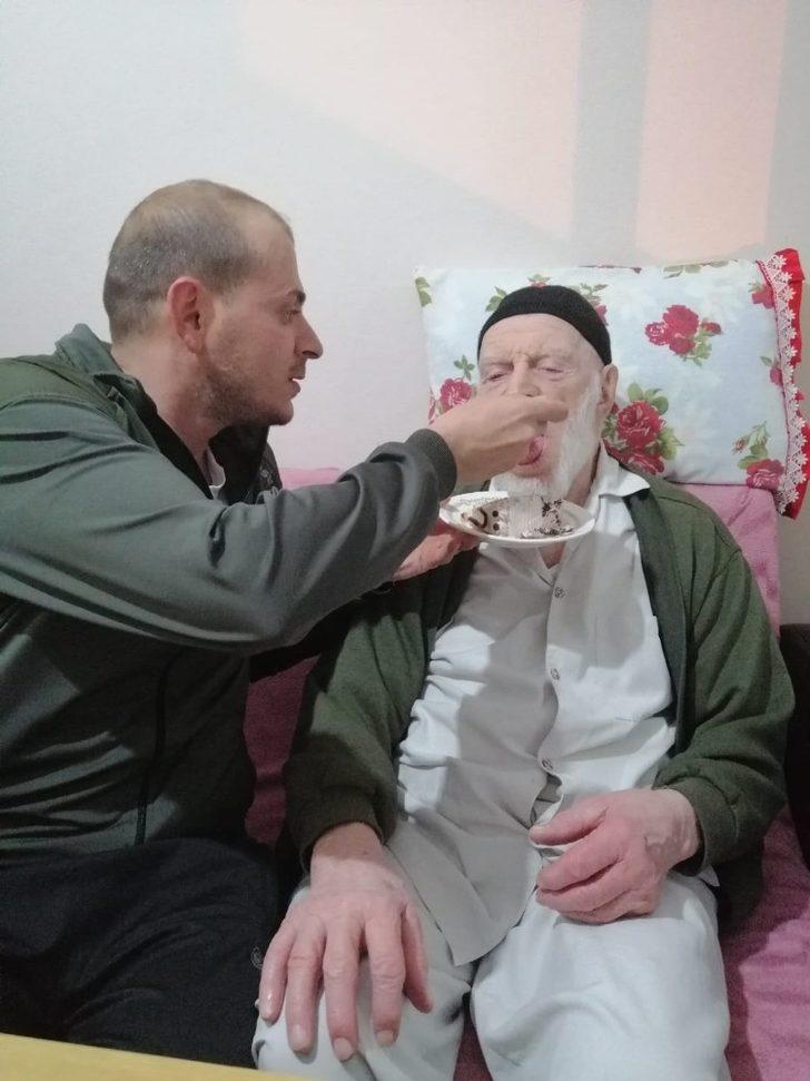 Asırlık dedeye doğum günü sürprizi! 100. yaş pastası G2