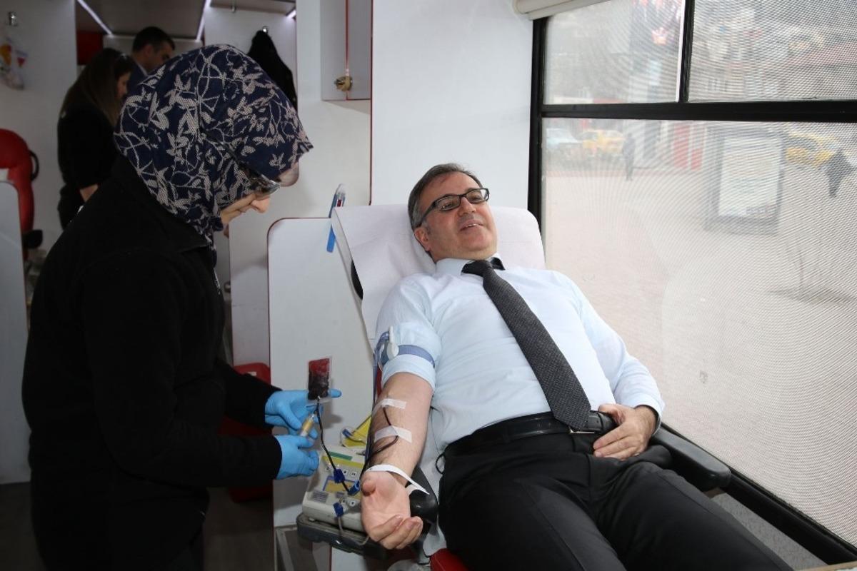 Başkan &Ouml;zdoğan&rsquo;dan Kızılay&rsquo;a destek