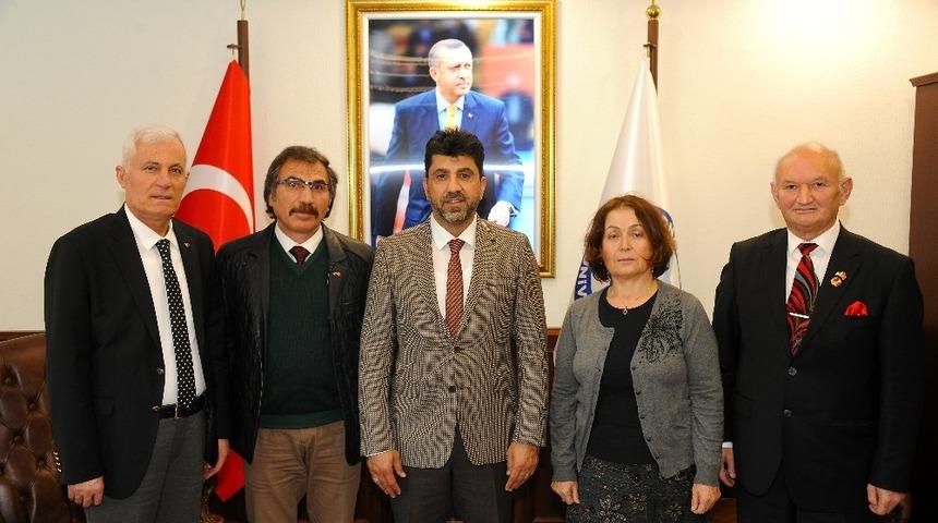 Rekt&ouml;r Aldemir, şehit aileleri ve gazileri ağırladı