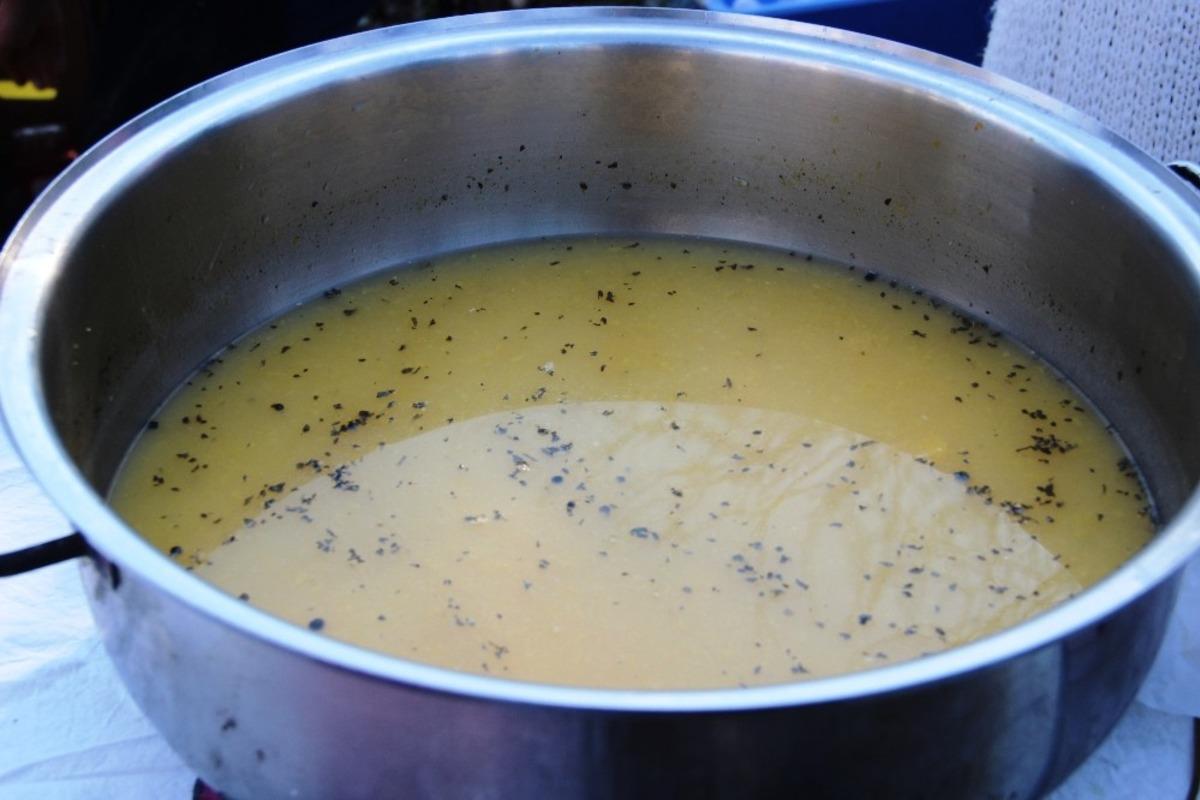 Mandalina dolması, mandalina s&uuml;tlacı derken şimdi de mandalina tarhanası yaptı