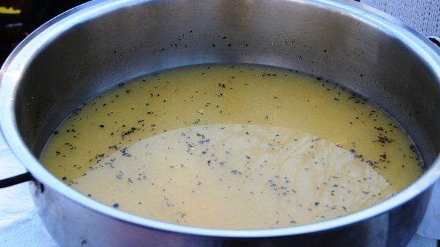 Mandalina dolması, mandalina sütlacı derken şimdi de mandalina tarhanası yaptı