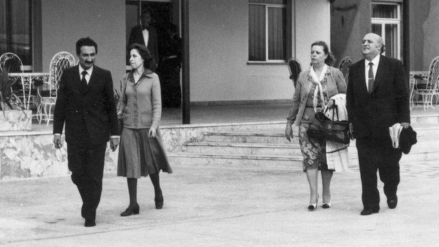 12 Eylül 1980 darbesi günü, Bülent Ecevit, Rahşan Ecevit, Nazmiye Demirel, Süleyman Demirel Etimesgut Havaalanı'nda.