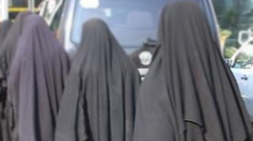 PKK/YPG'li teröristler, Rusya uyruklu DEAŞ'lı kadınları fuhuş için pazarlıyor