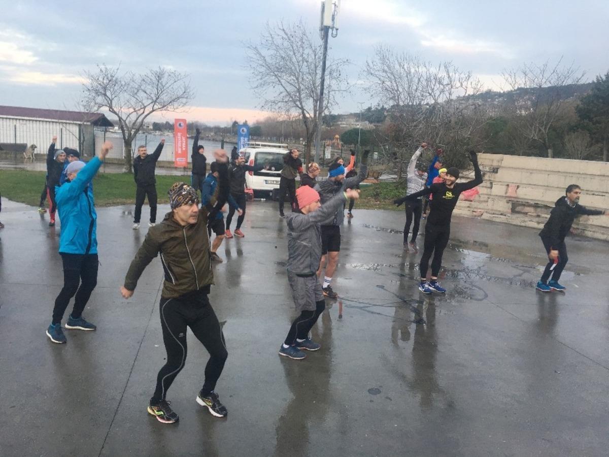 Kartallılar soğuğa aldırış etmeden sabah sporunda buluştu