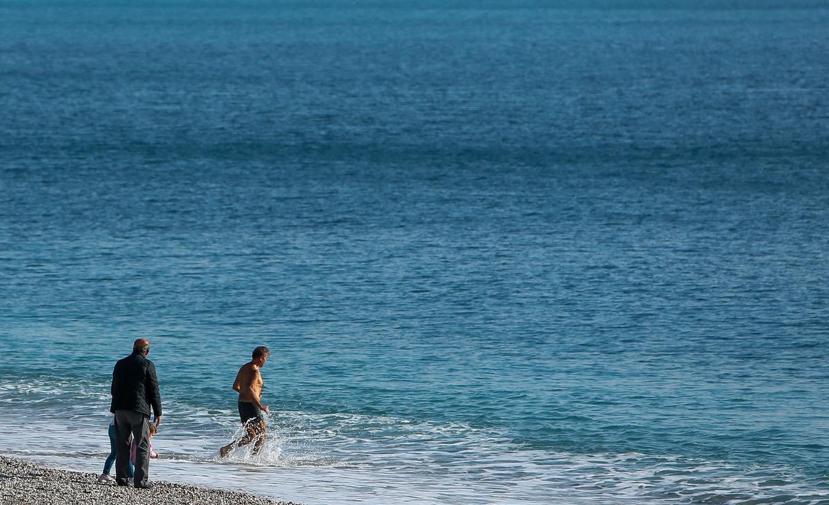 Antalya'da yaz g&uuml;n&uuml;n&uuml; aratmayan g&ouml;r&uuml;nt&uuml;ler