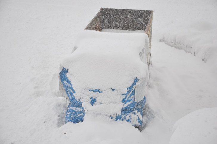 Yüksekova’da yoğun kar yağışı ve sis G1