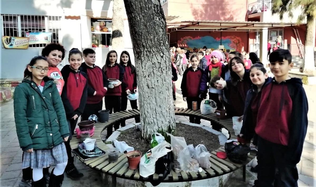 &Ccedil;evre şenliğinde tohumlar toprakla buluşturuldu