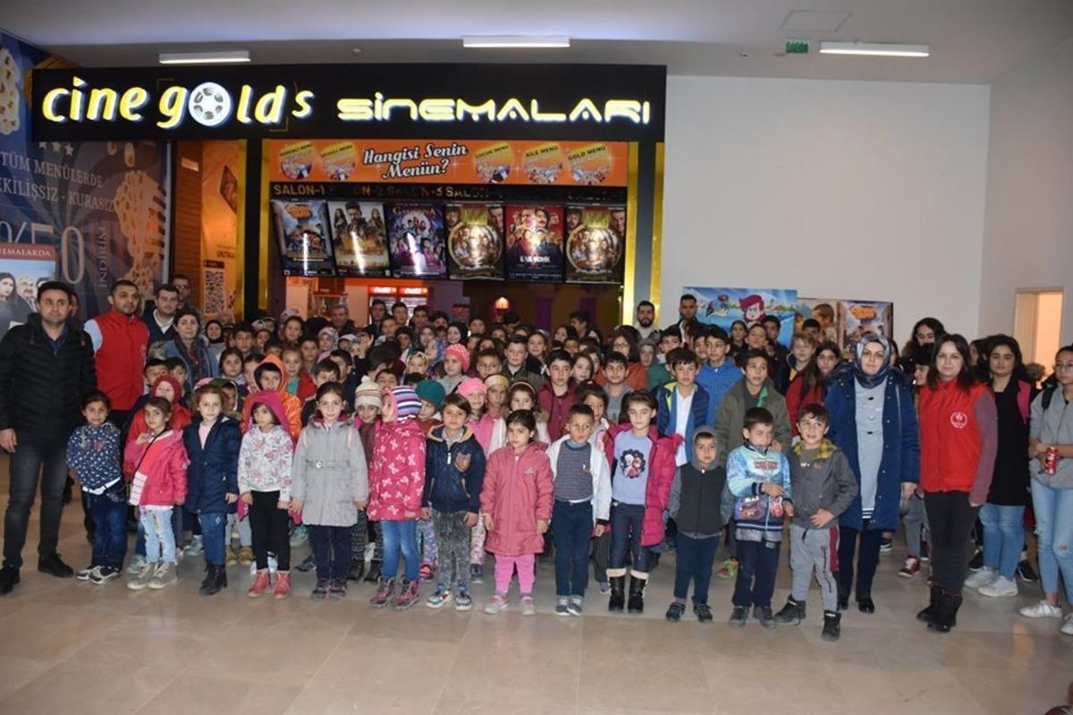 Isparta&rsquo;daki gen&ccedil;ler &rsquo;Beyaz H&uuml;z&uuml;n&rsquo; filmini izledi