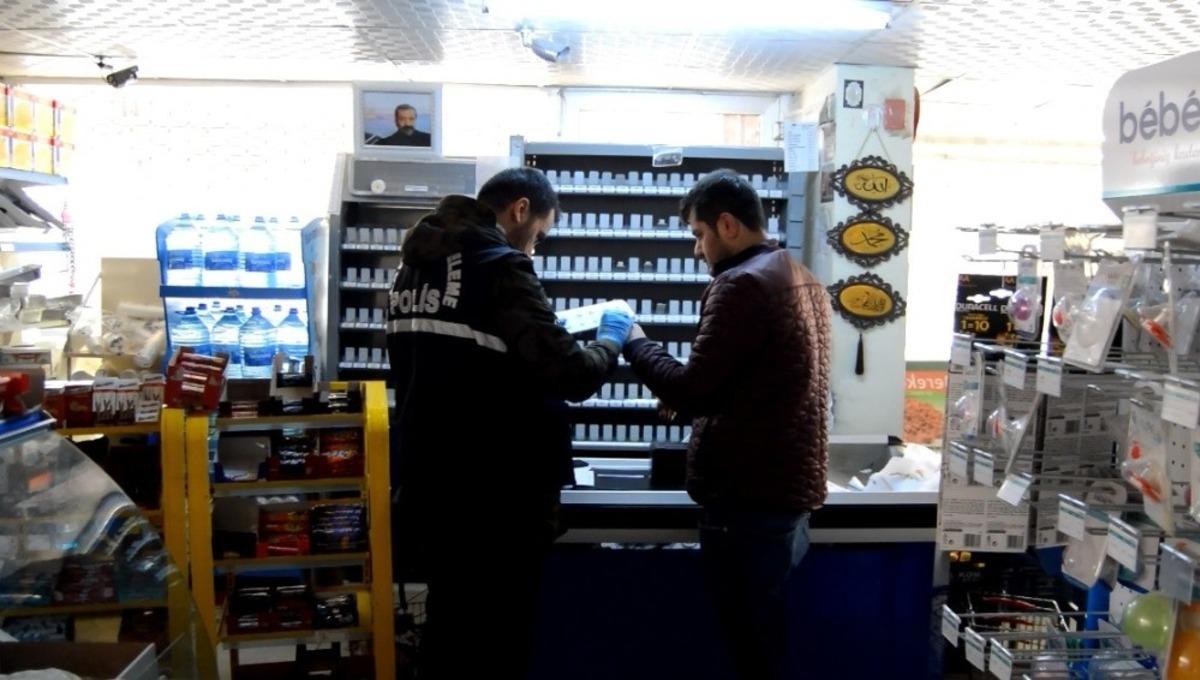 Markete giren hırsızlar sadaka kutusuna kadar &ccedil;aldı