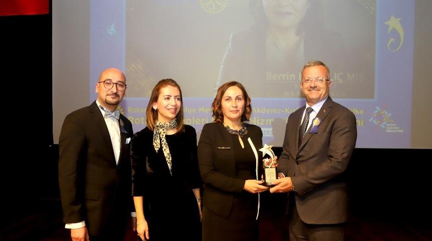 MTOSB’nin kadın sanayicisine ’hizmet ödülü’ verildi