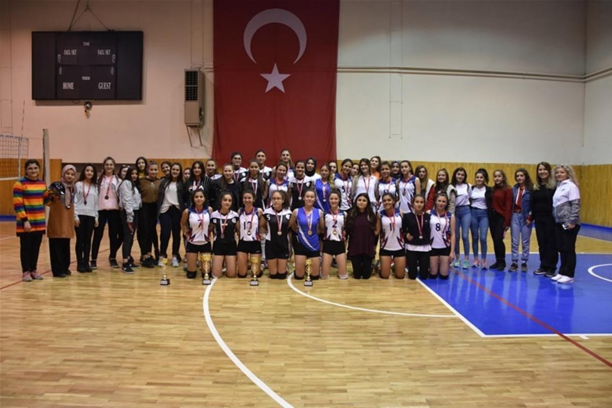 Isparta Spor Lisesi&rsquo;nden filede &ccedil;ifte şampiyonluk