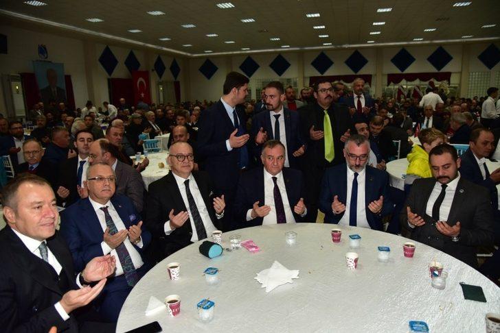 Manisa’daki MHP kadroları vefa yemeğinde buluştu G1