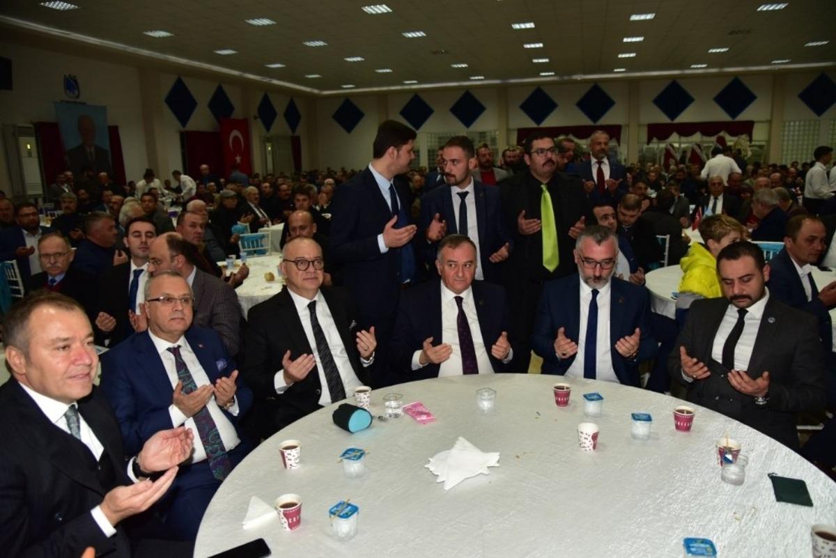 Manisa&rsquo;daki MHP kadroları vefa yemeğinde buluştu